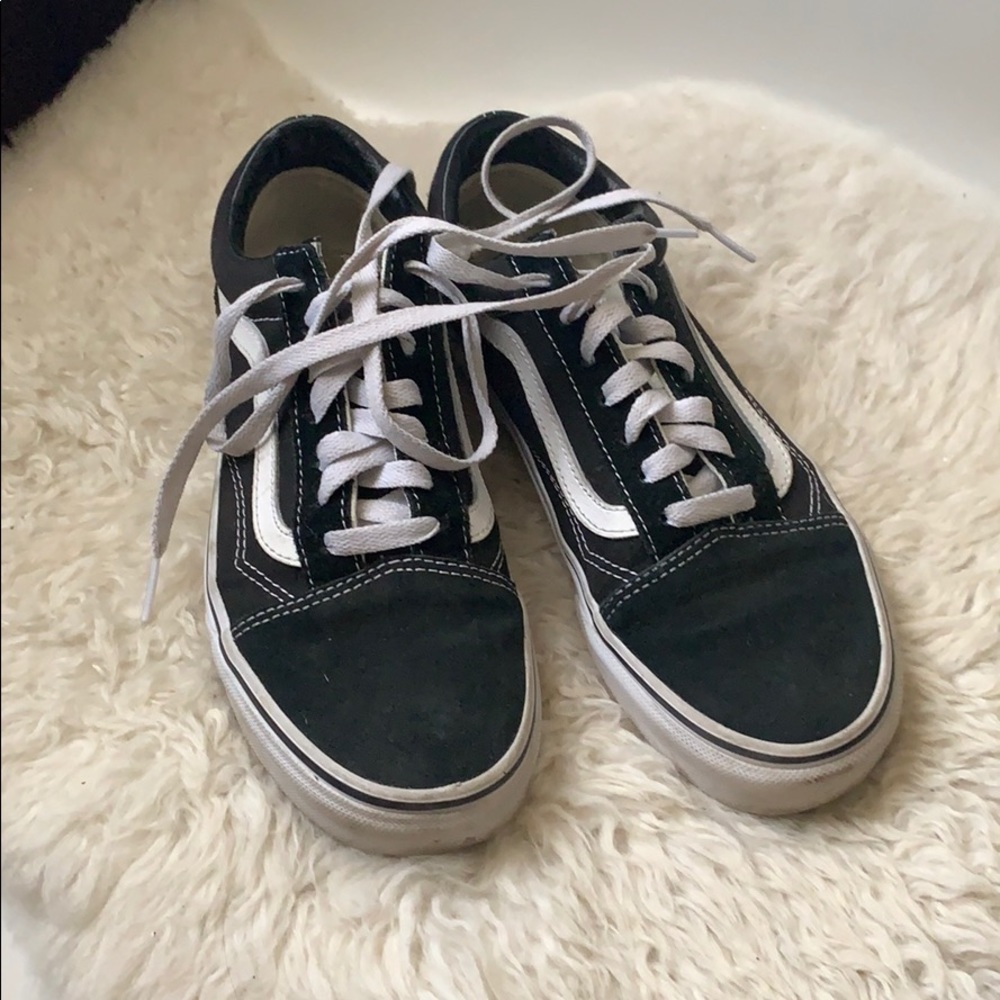 Vans Black & White Sneakers Women’s 7.5